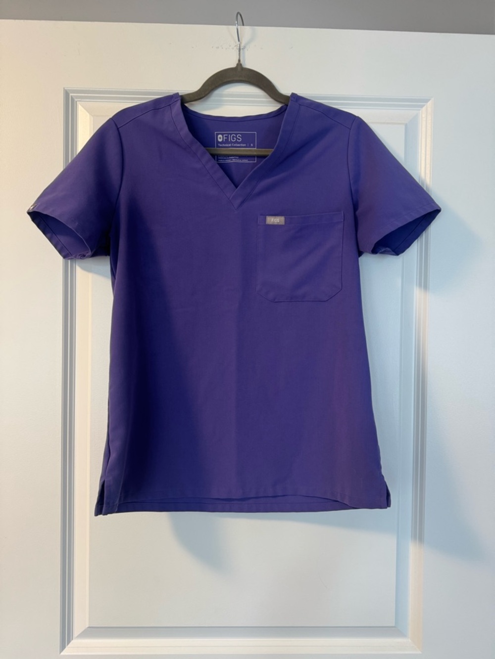 FIGS Amethyst Catarina scrub top